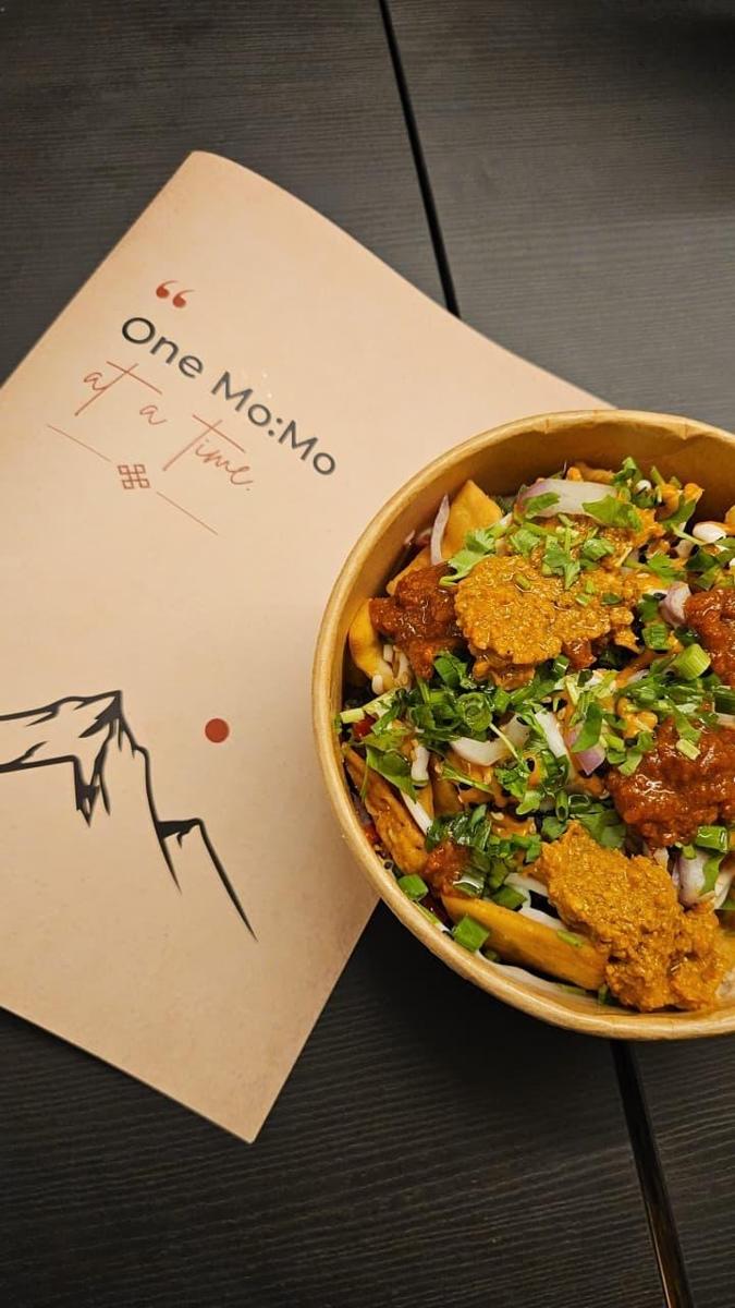 Veggie-loaded crispy wontons with chutneys and spring onion
